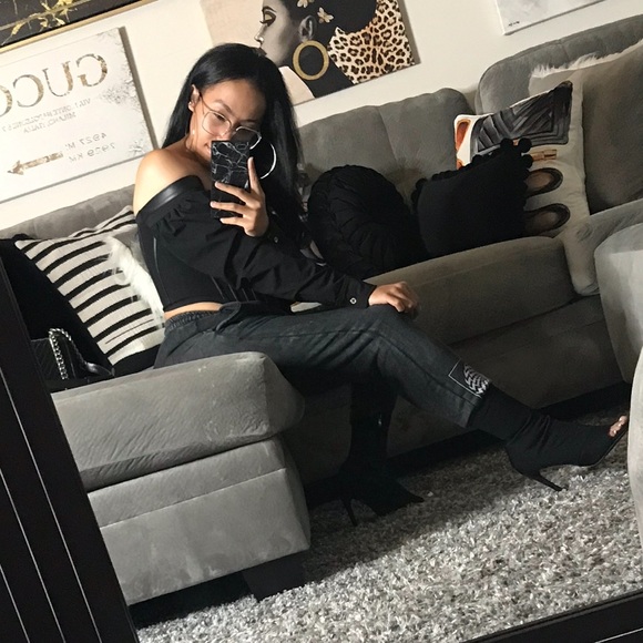 Welcome to my Closet 🖤 - Picture 4 of 14